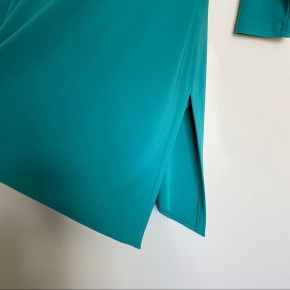 Sympli Focus Asymmetric Cutout Tunic Top 4 - Picture 5 of 9